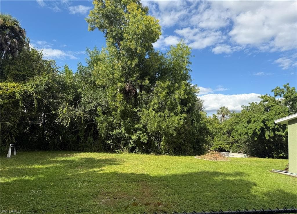 4145 Saums DR, NORTH FORT MYERS FL 33903-8