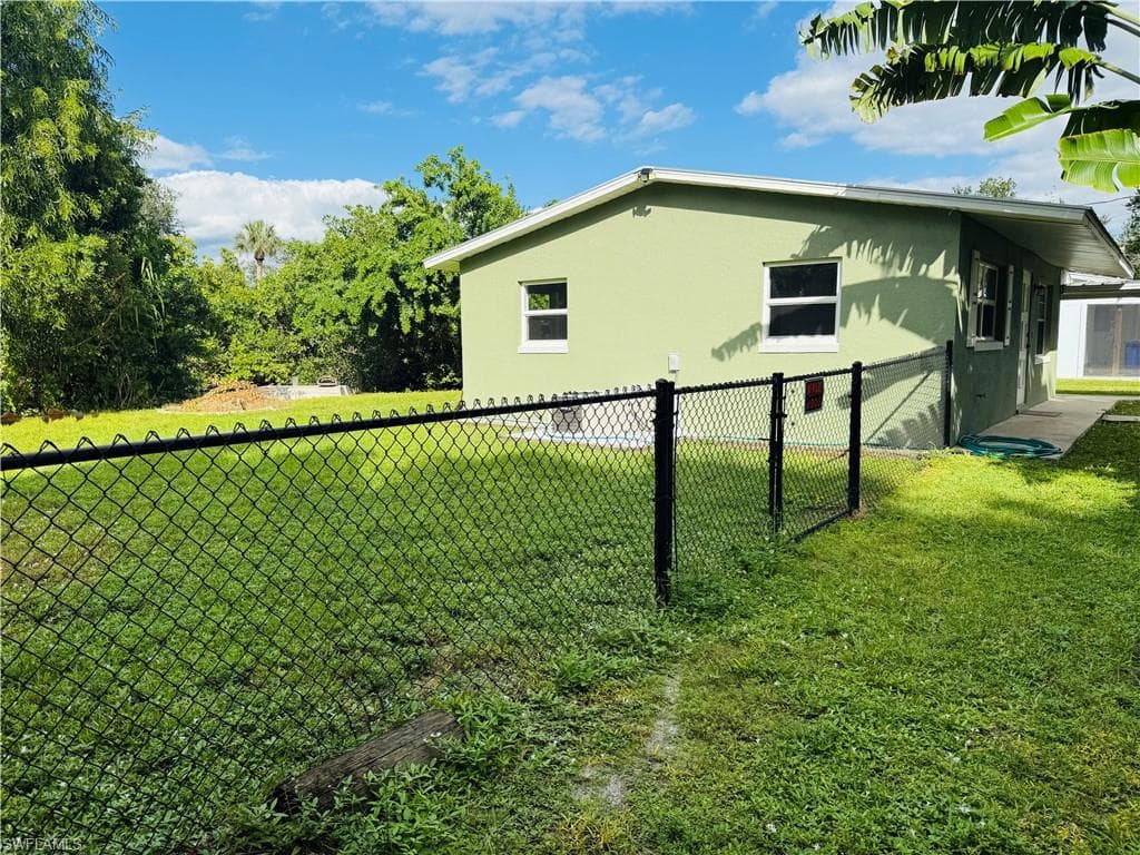 4145 Saums DR, NORTH FORT MYERS FL 33903-9