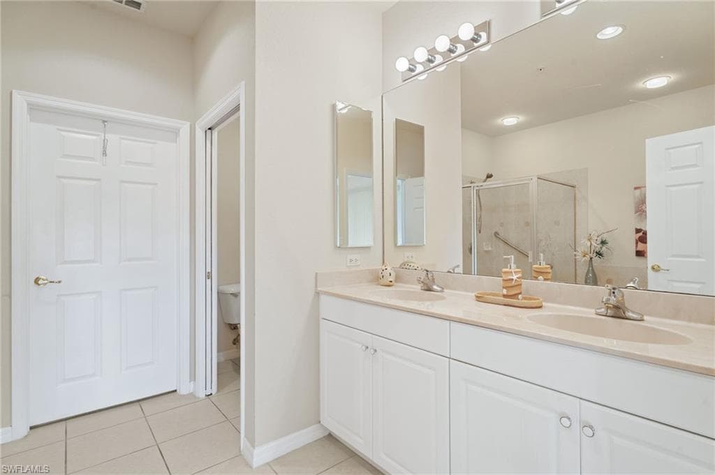 14981 Reflection Key CIR # 335, FORT MYERS FL 33907-24