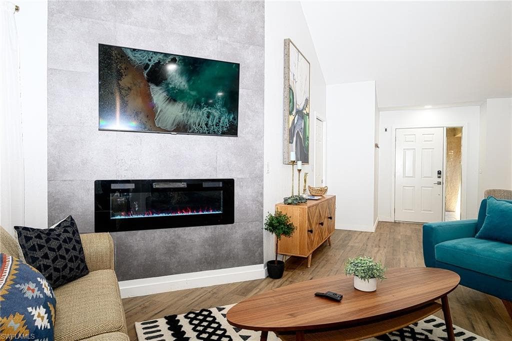 772 Reef Point CIR # 55, NAPLES FL 34108-6