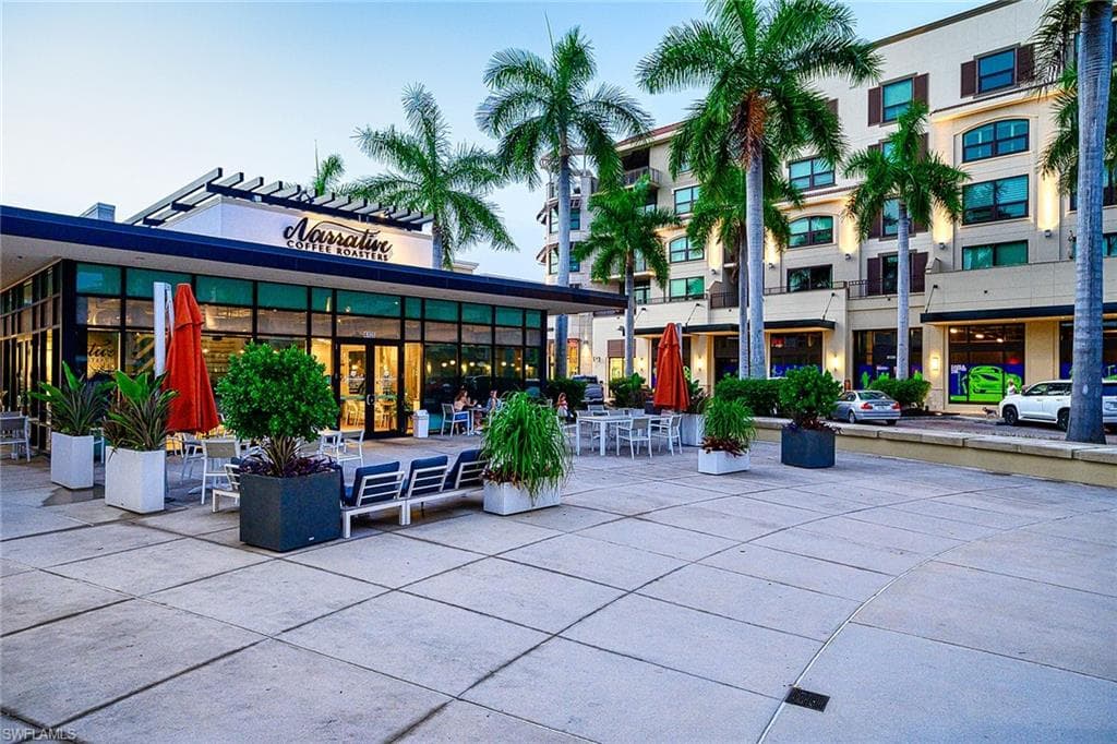 772 Reef Point CIR # 55, NAPLES FL 34108-31