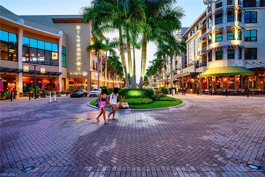 772 Reef Point CIR # 55, NAPLES FL 34108-29