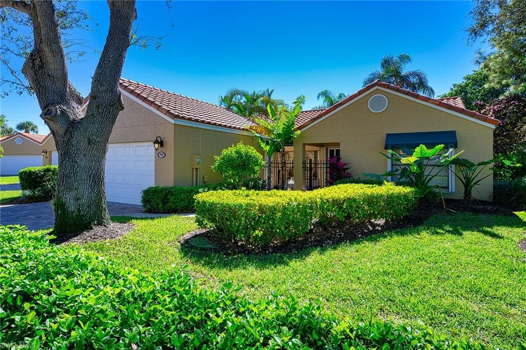 772 Reef Point CIR # 55, NAPLES FL 34108-24