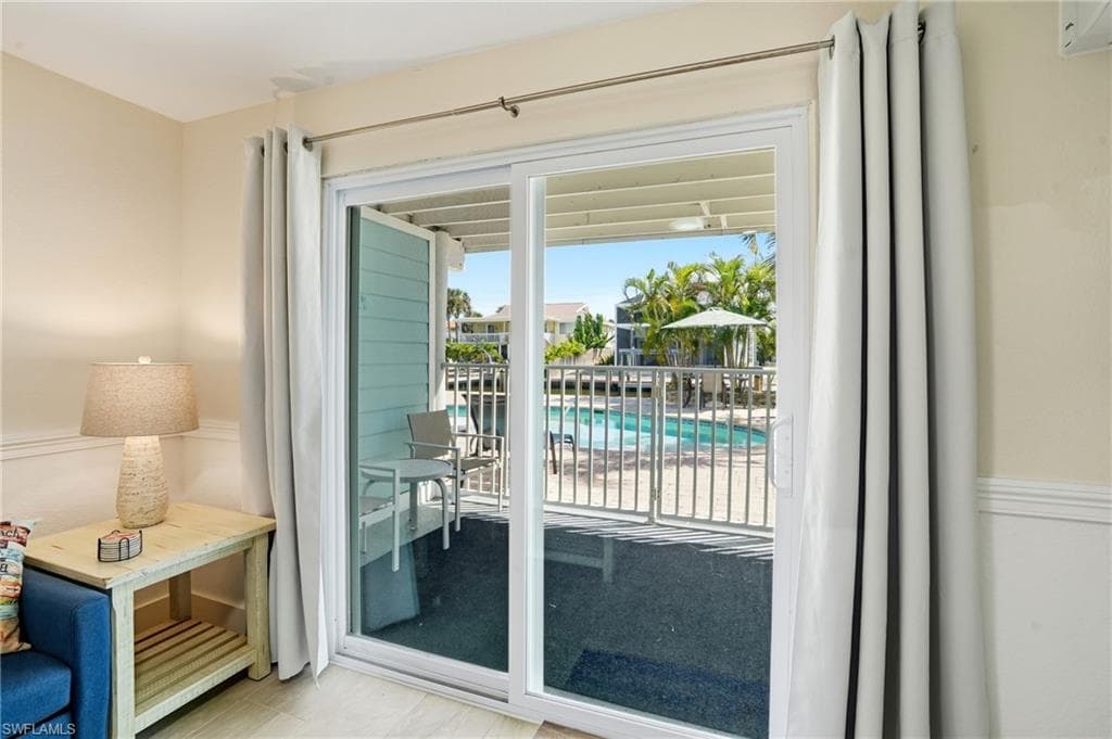 110 Bahia VIA, FORT MYERS BEACH FL 33931-41