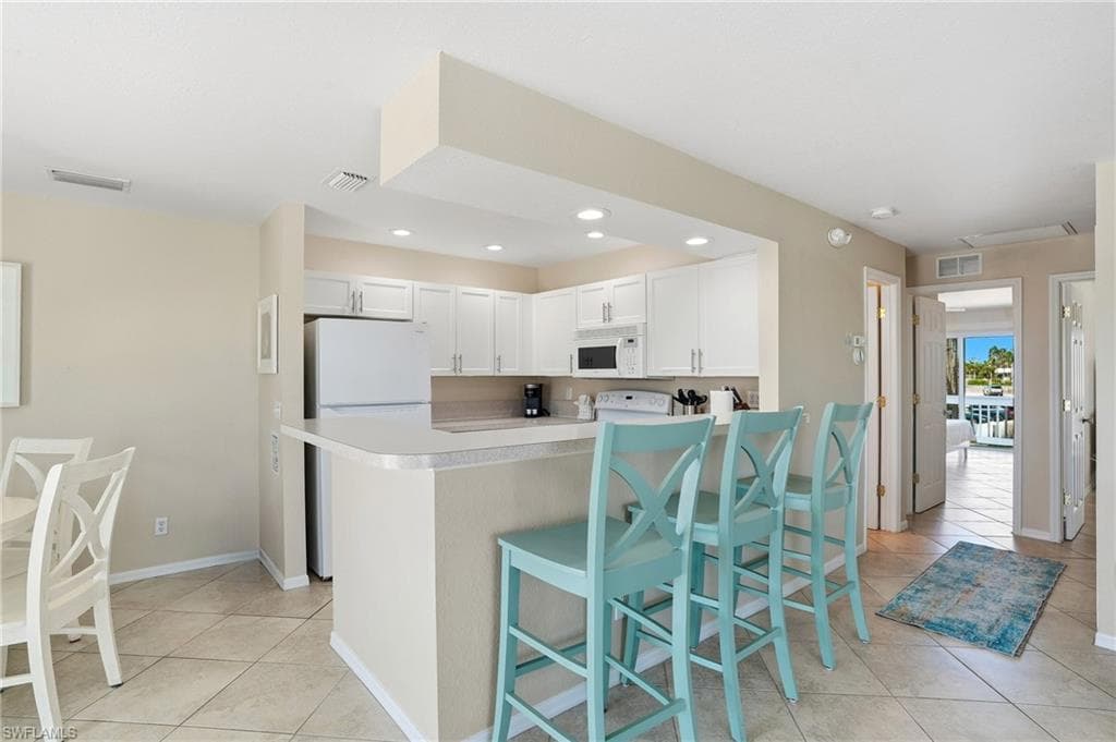 110 Bahia VIA, FORT MYERS BEACH FL 33931-19