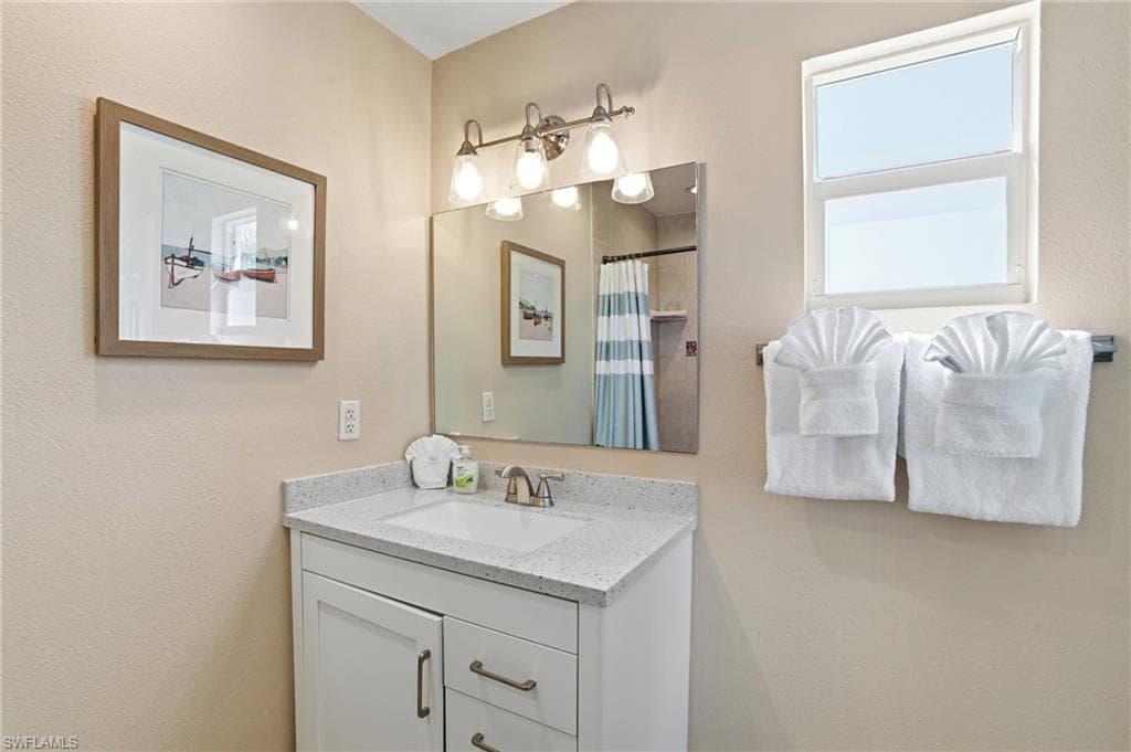 110 Bahia VIA, FORT MYERS BEACH FL 33931-39