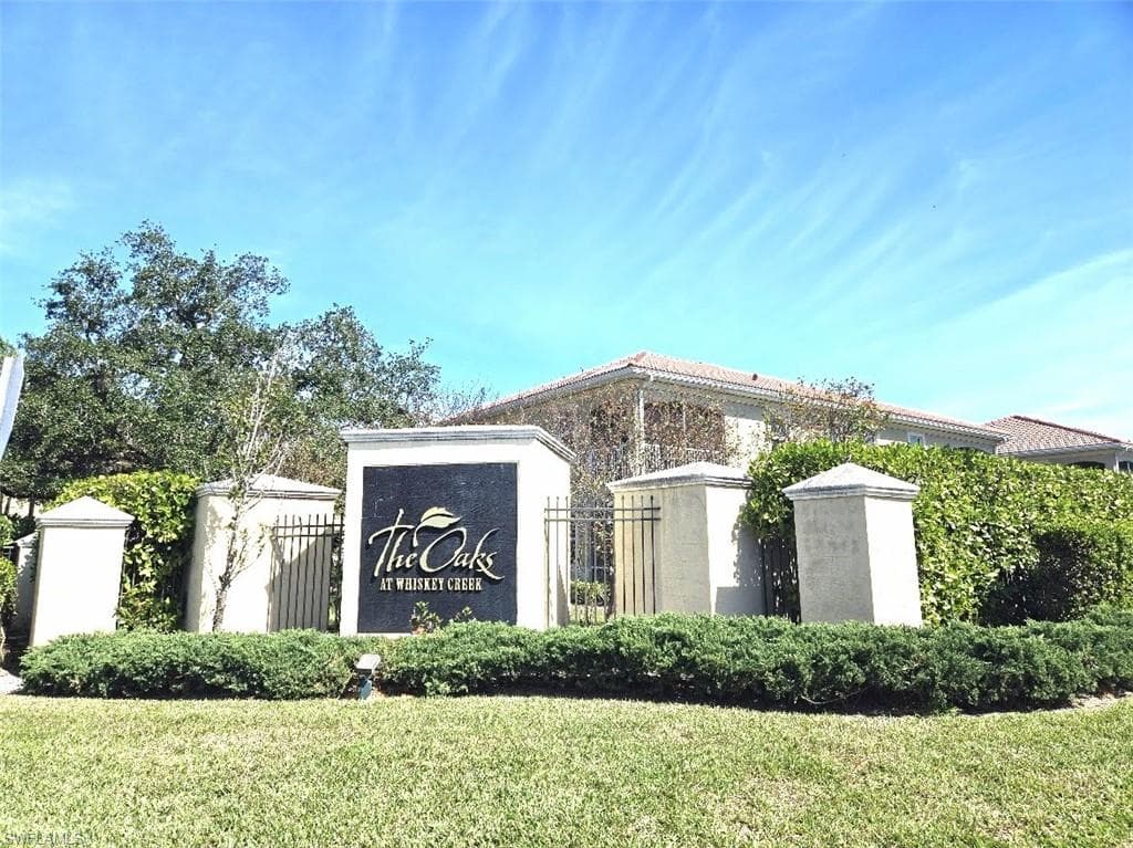 8541 Oakshade CIR # 1, FORT MYERS FL 33919-26