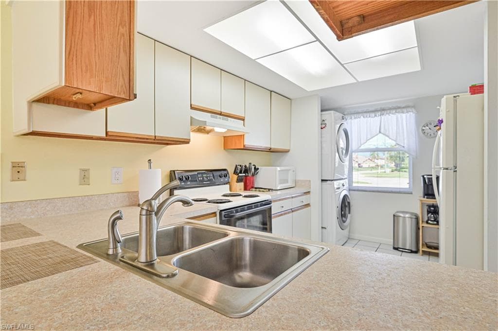 1936 Beach PKWY # 112, CAPE CORAL FL 33904-10