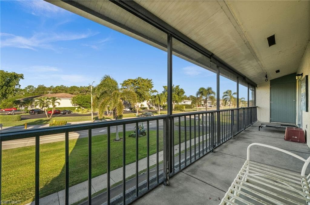 185 PALM DR # P, NAPLES FL 34112-22