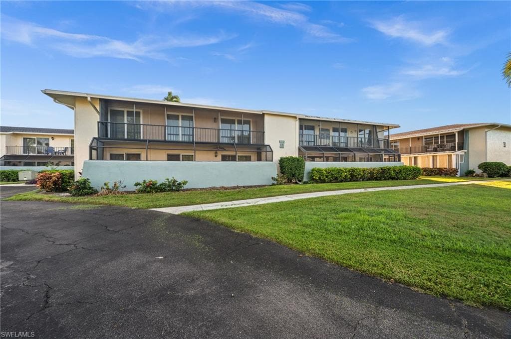 185 PALM DR # P, NAPLES FL 34112-25