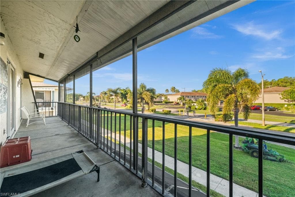 185 PALM DR # P, NAPLES FL 34112-4