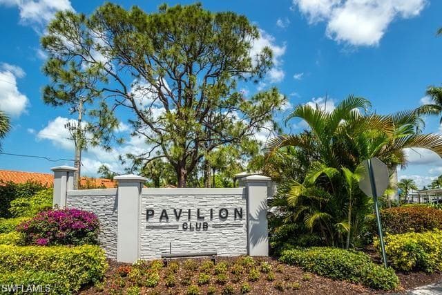 870 Gulf Pavilion DR # 201, NAPLES FL 34108-1