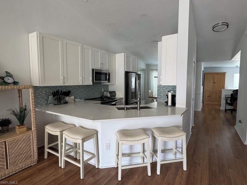 870 Gulf Pavilion DR # 201, NAPLES FL 34108-2