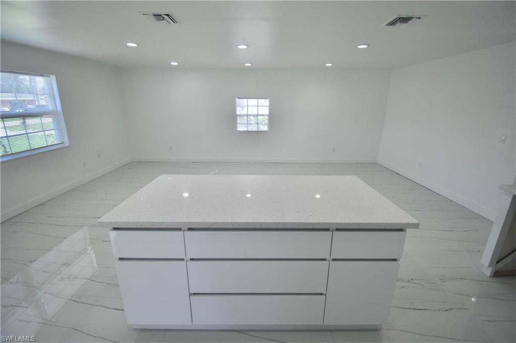 2116 Pineview RD, FORT MYERS FL 33901-2