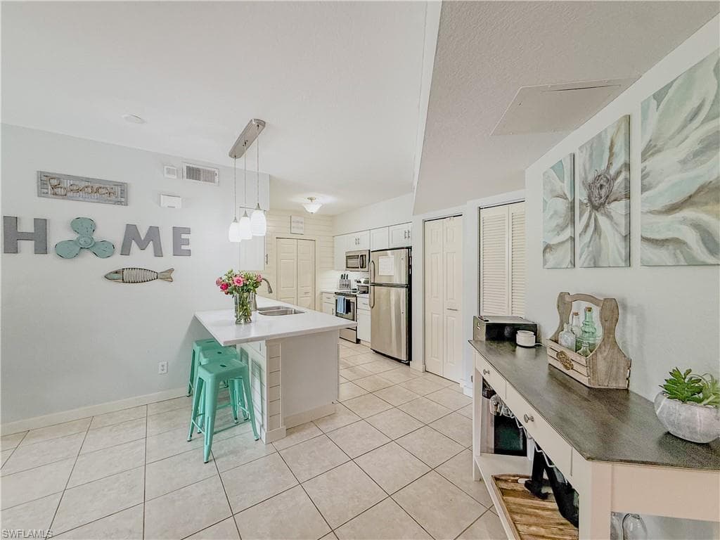 27079 Matheson AVE # 108, BONITA SPRINGS FL 34135-1