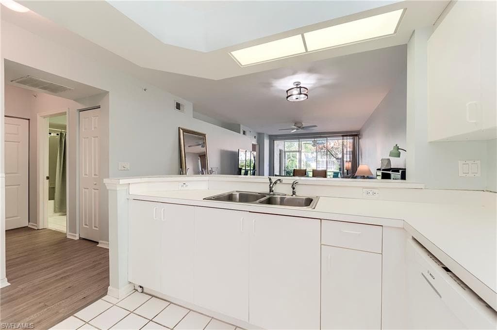 7577 Silver Trumpet LN W # T103, NAPLES FL 34109-8