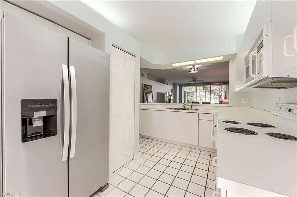 7577 Silver Trumpet LN W # T103, NAPLES FL 34109-9