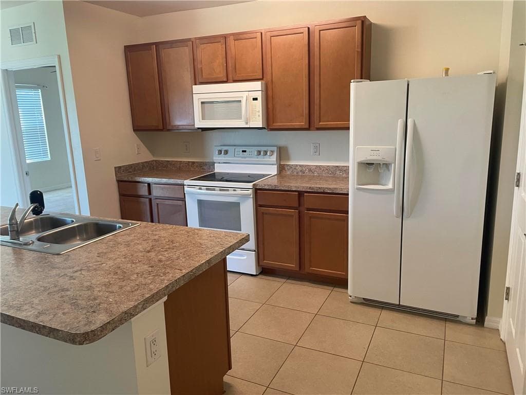 18061 Bass Lake CT, LEHIGH ACRES FL 33972-4