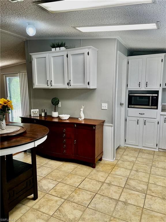 7623/7621 Breeze DR, NORTH FORT MYERS FL 33917-7