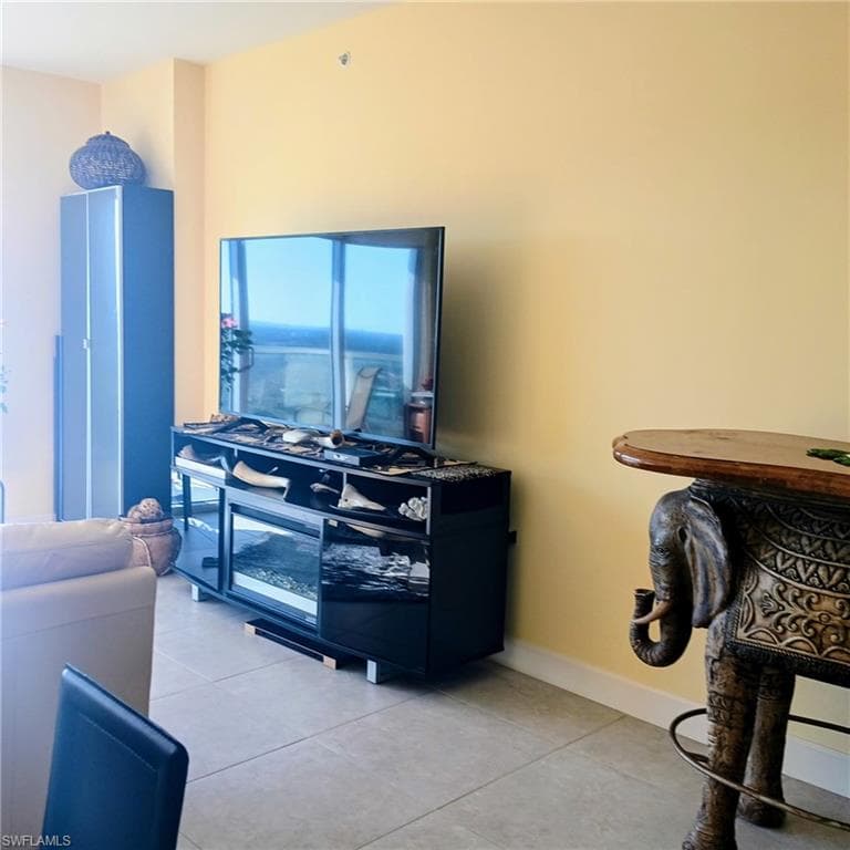 3000 Oasis Grand BLVD # 2702, FORT MYERS FL 33916-16