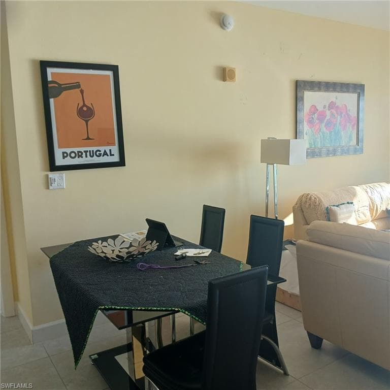 3000 Oasis Grand BLVD # 2702, FORT MYERS FL 33916-15