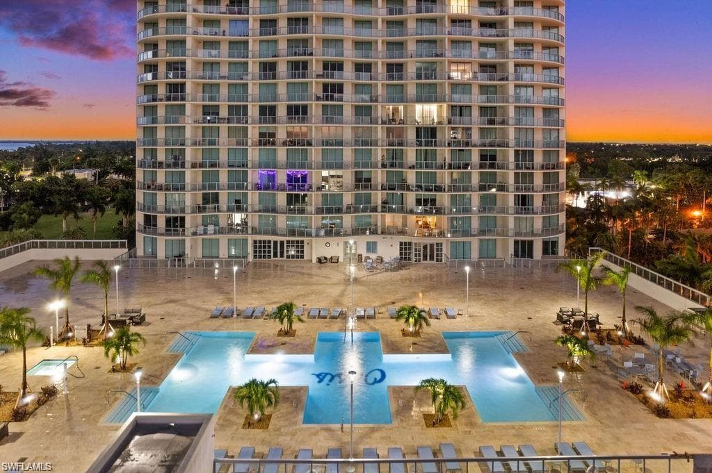 3000 Oasis Grand BLVD # 2702, FORT MYERS FL 33916-2