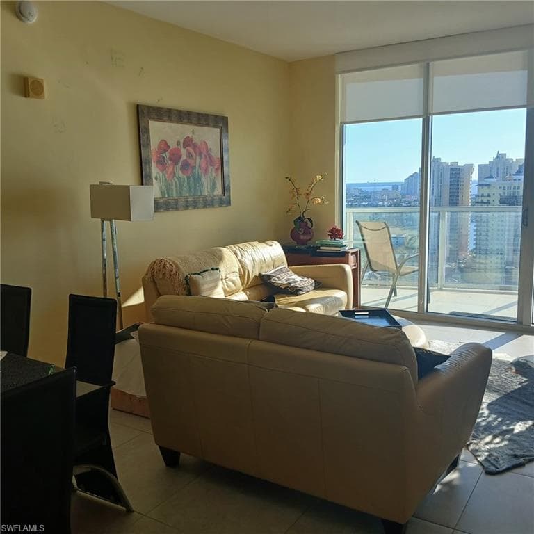 3000 Oasis Grand BLVD # 2702, FORT MYERS FL 33916-13