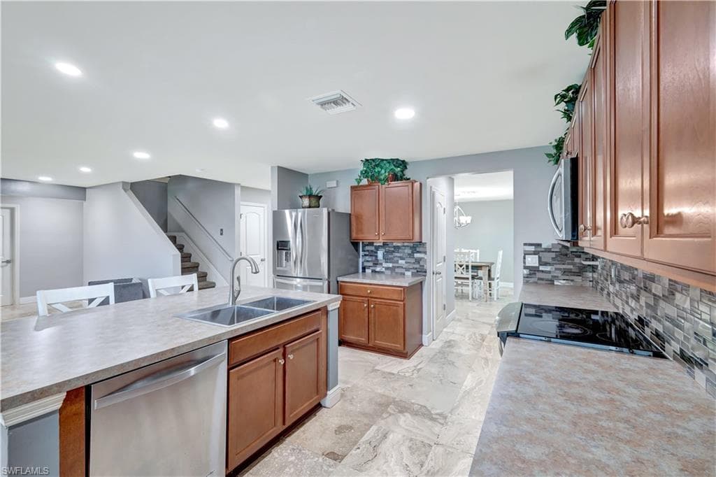 10337 Canal Brook LN, LEHIGH ACRES FL 33936-6