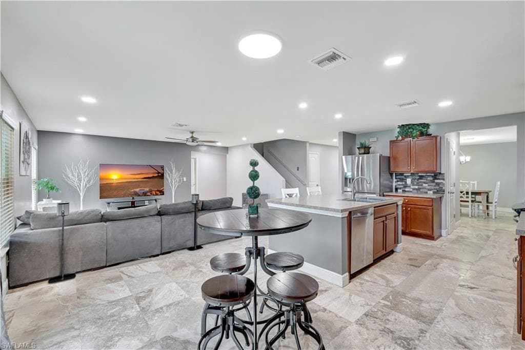 10337 Canal Brook LN, LEHIGH ACRES FL 33936-9