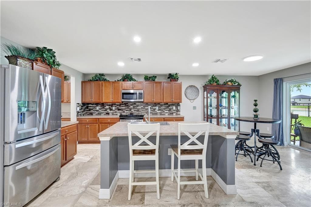 10337 Canal Brook LN, LEHIGH ACRES FL 33936-10