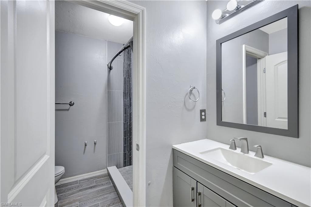 10337 Canal Brook LN, LEHIGH ACRES FL 33936-24