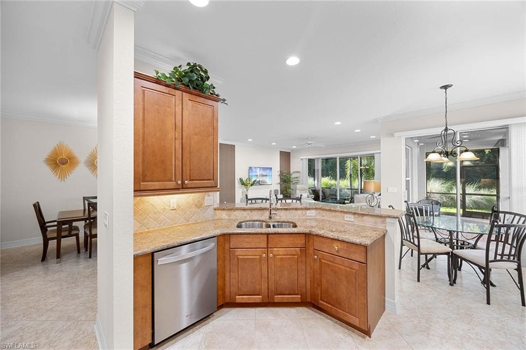 6542 Marbella DR, NAPLES FL 34105-14