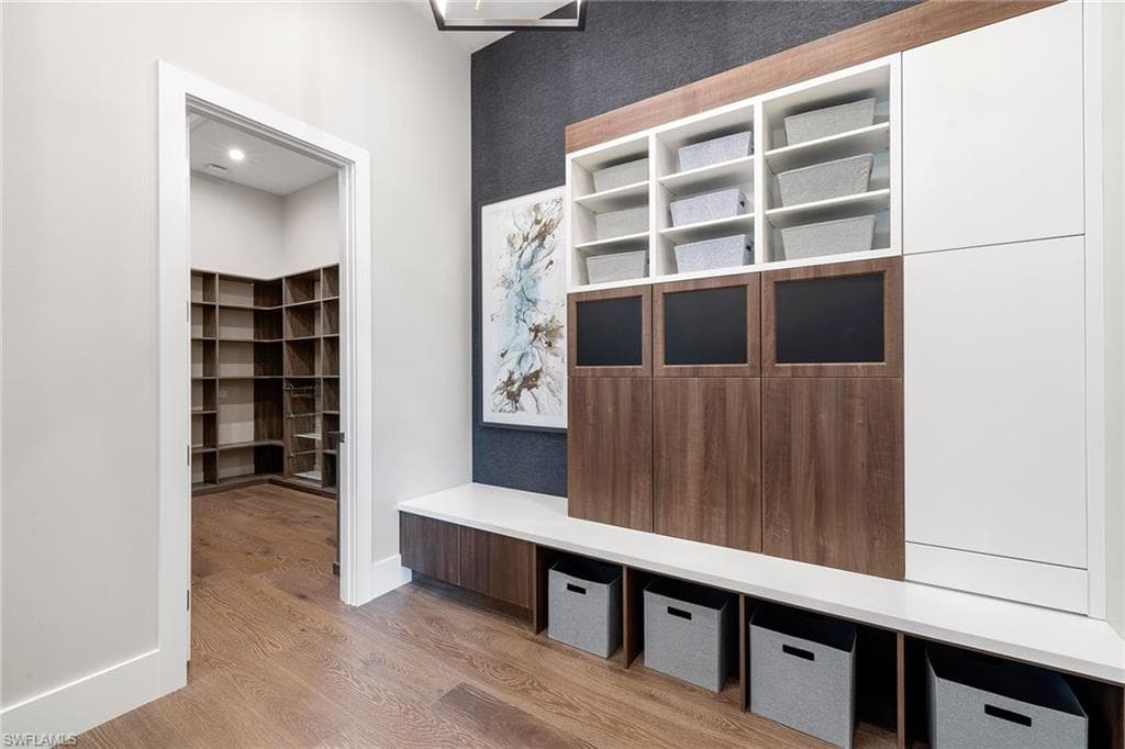 607 Myrtle RD, NAPLES FL 34108-41