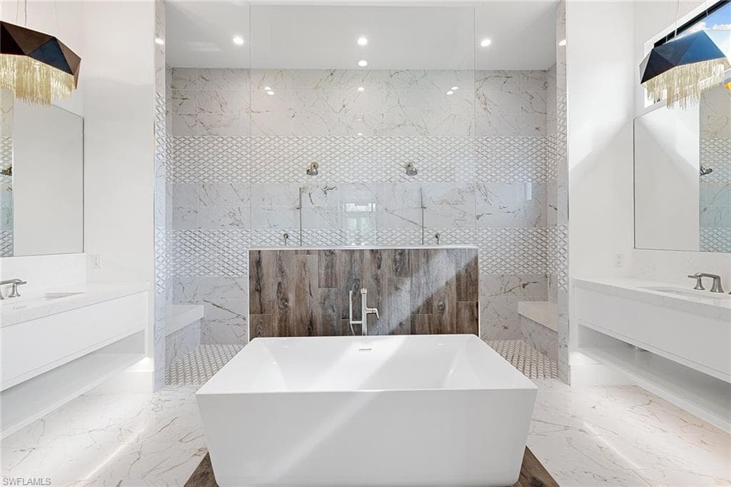 607 Myrtle RD, NAPLES FL 34108-29