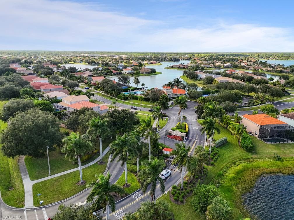 2800 Amberwood LN, NAPLES FL 34120-31