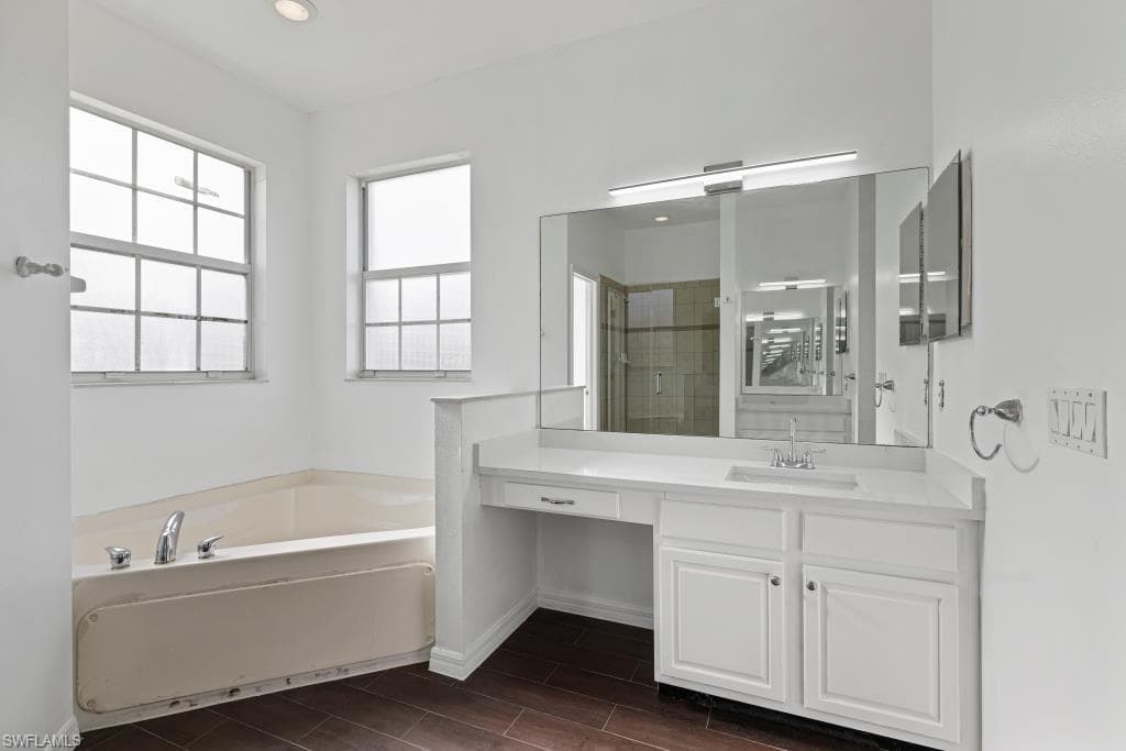 2800 Amberwood LN, NAPLES FL 34120-8