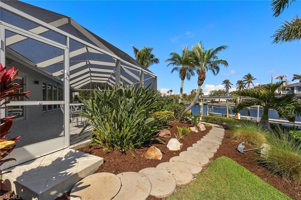 1674 Sabal Palm DR, SANIBEL FL 33957-32
