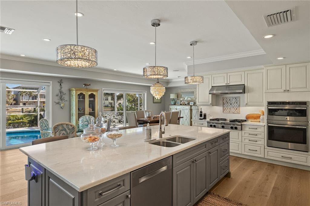 1674 Sabal Palm DR, SANIBEL FL 33957-14