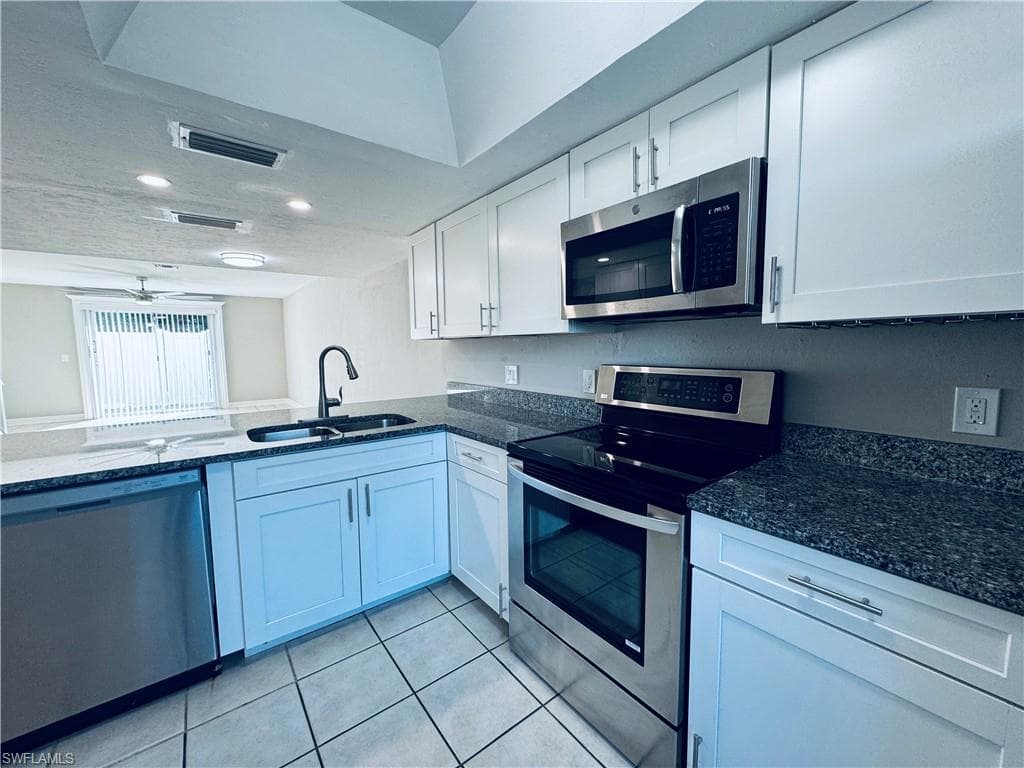 4641 SW Santa Barbara PL, CAPE CORAL FL 33914-7