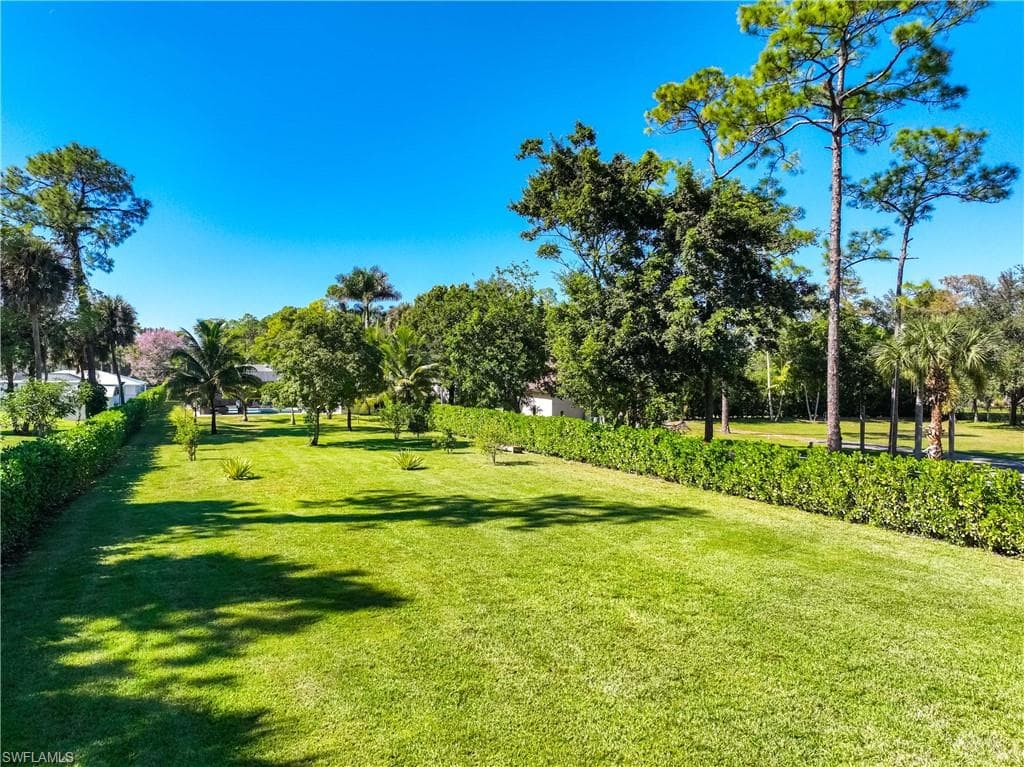 1890 Oakes BLVD # A, NAPLES FL 34119-32