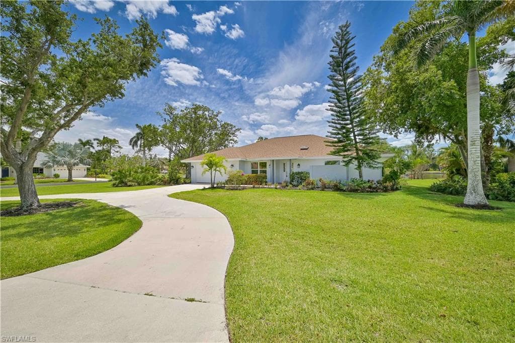 28211 Winthrop CIR, BONITA SPRINGS FL 34134-1