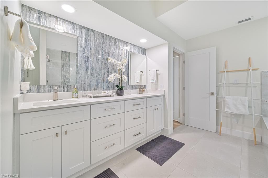 28211 Winthrop CIR, BONITA SPRINGS FL 34134-29