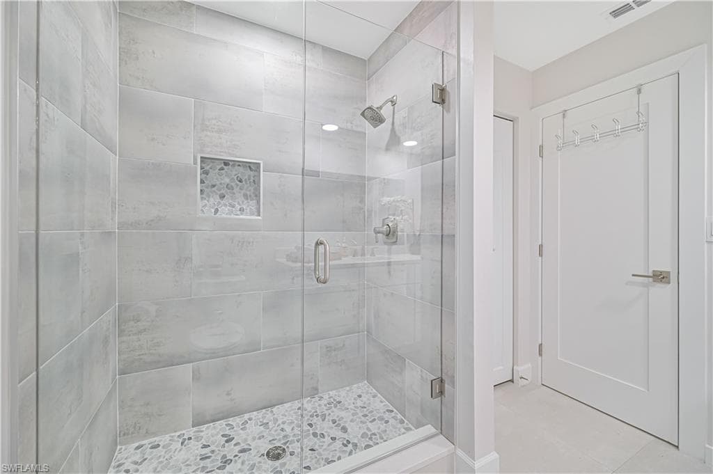 28211 Winthrop CIR, BONITA SPRINGS FL 34134-33