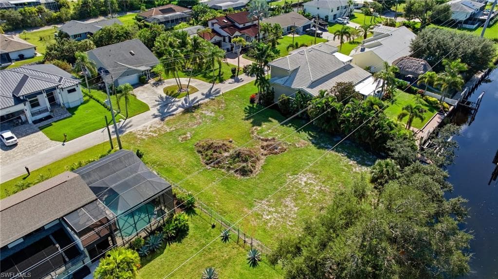 27090 Holly LN-17