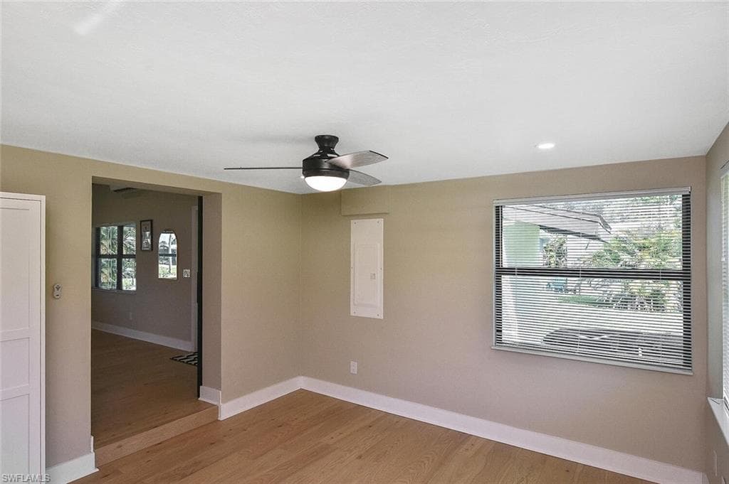 1922 Flamingo DR, NORTH FORT MYERS FL 33917-22