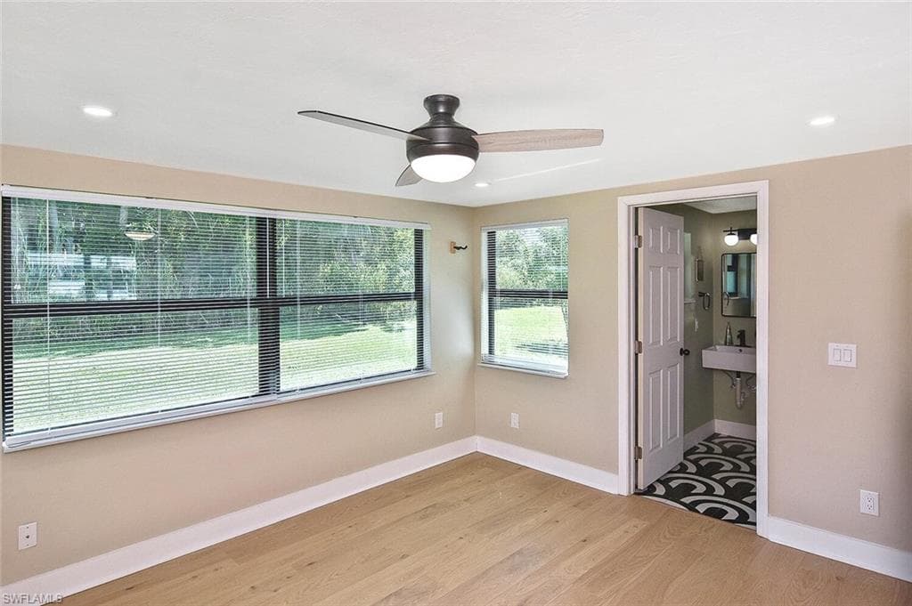 1922 Flamingo DR, NORTH FORT MYERS FL 33917-30