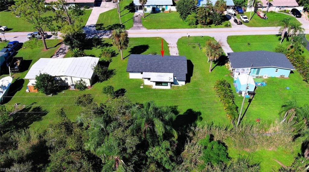 1922 Flamingo DR, NORTH FORT MYERS FL 33917-38