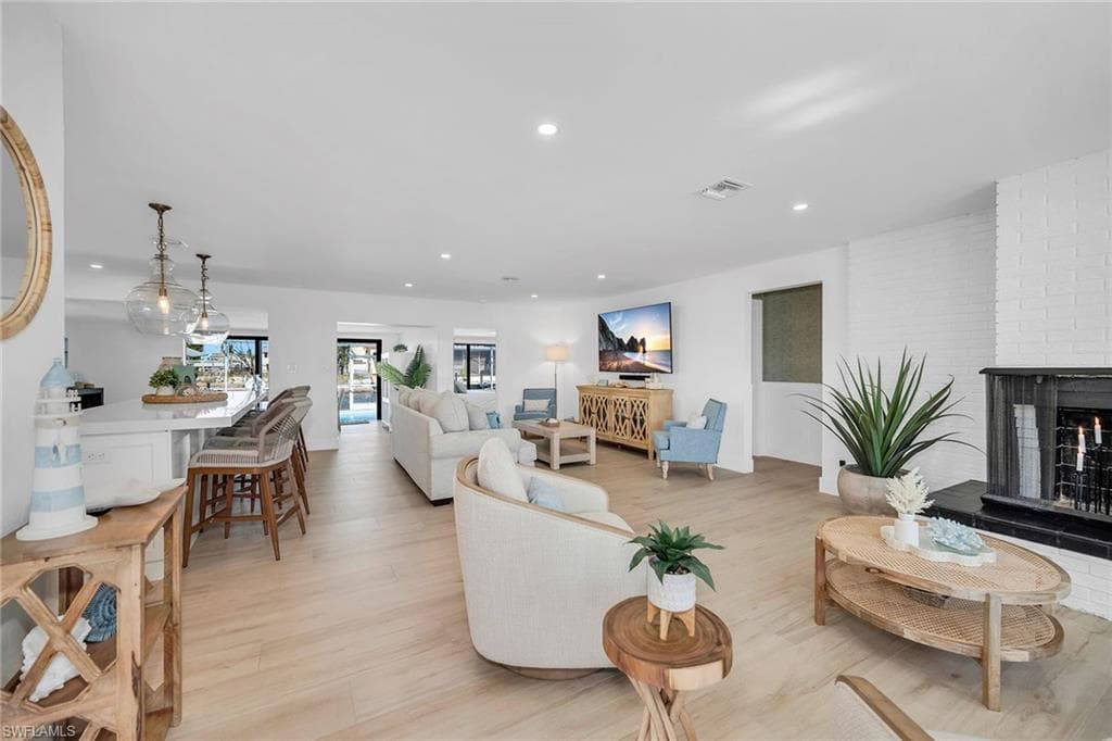 169 Ibis ST, FORT MYERS BEACH FL 33931-3