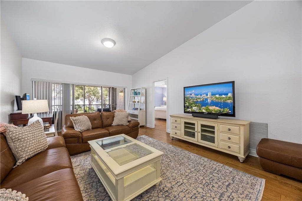 7050 Barrington CIR 202-8
