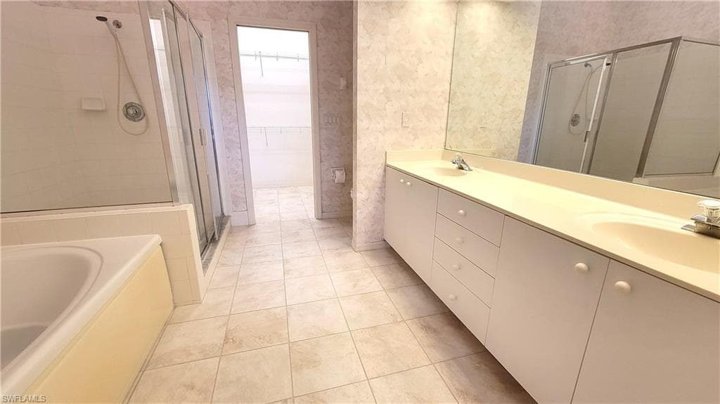 8694 Patty Berg CT, FORT MYERS FL 33919-7